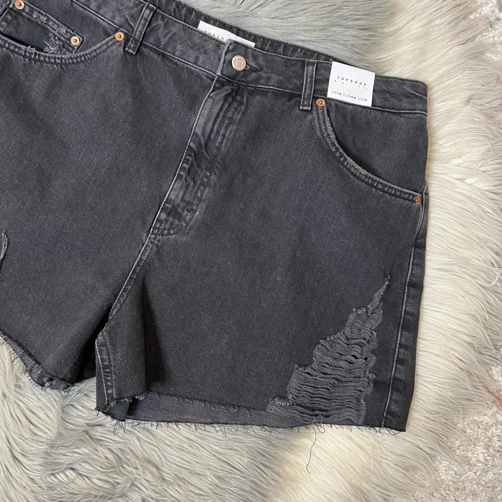 NEW Topshop High Rise Black Wash Women’s Boyfriend Denim Distressed Shorts Sz 12